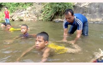 Lục Yên phòng chống đuối nước cho trẻ
